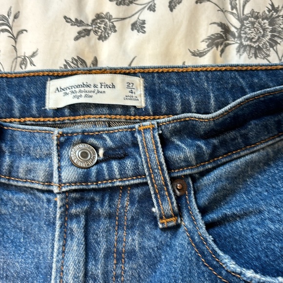 Abercrombie 90s Relaxed Jean - Picture 2 of 4